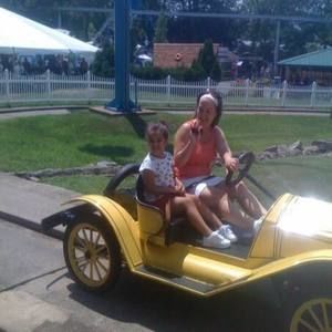 Meet your Posher, Elizabeth